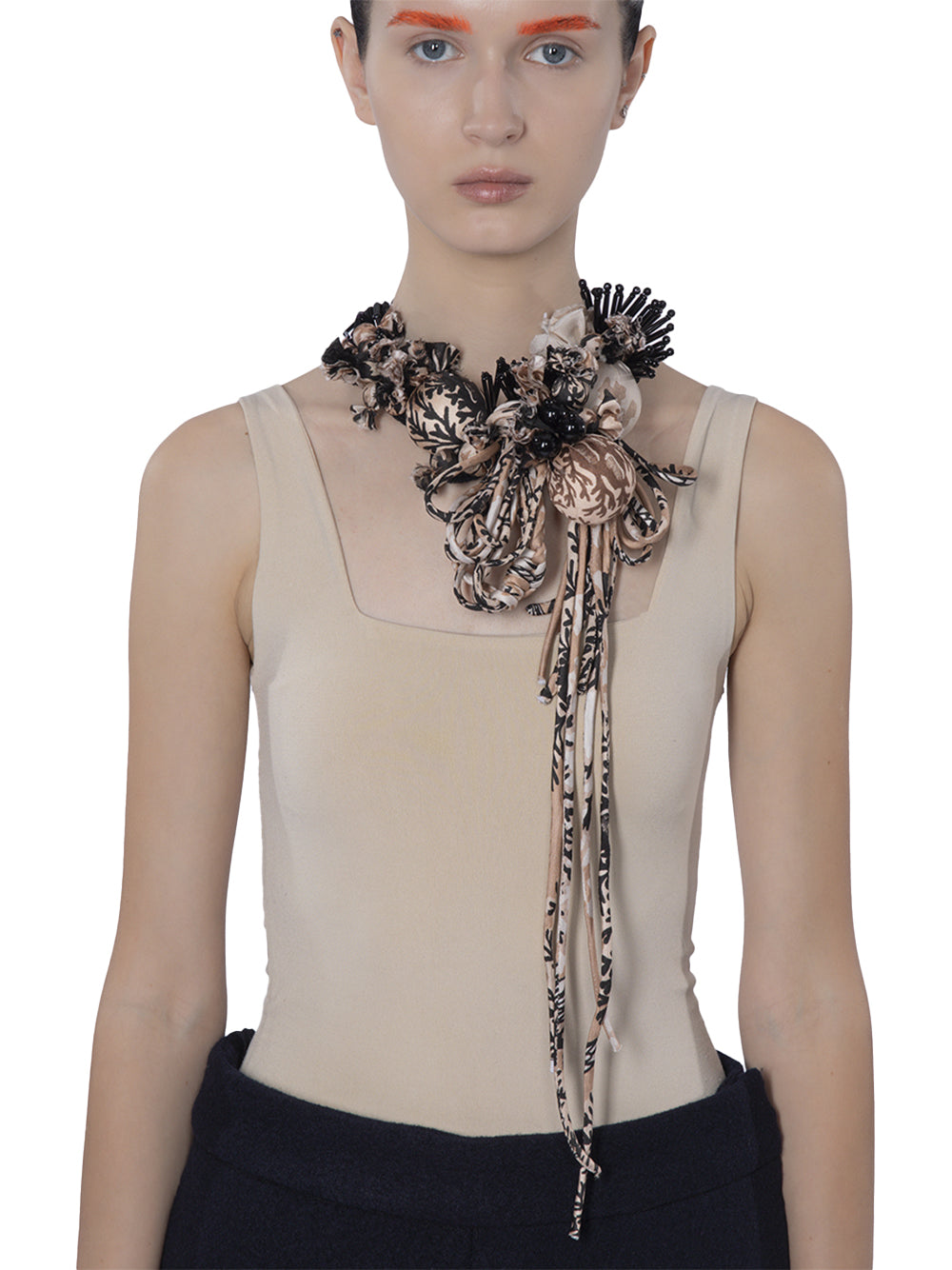 Embellished Necklace Blush-black