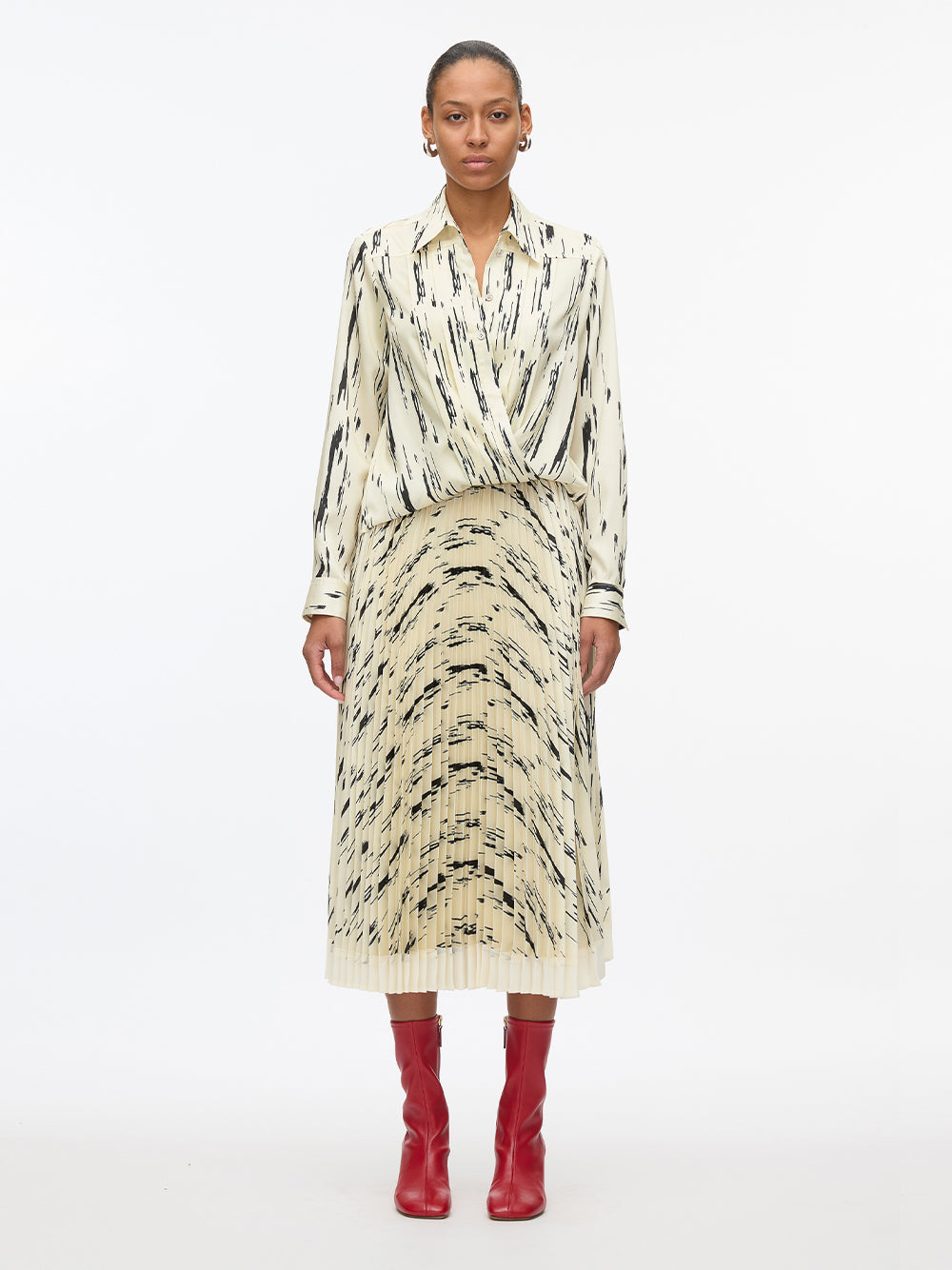 Abstract Wood Grain Crossover Drape Blouse (Ivory Multi)