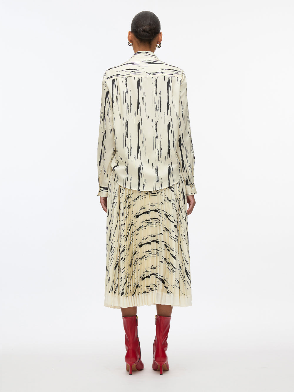 Abstract Wood Grain Crossover Drape Blouse (Ivory Multi)