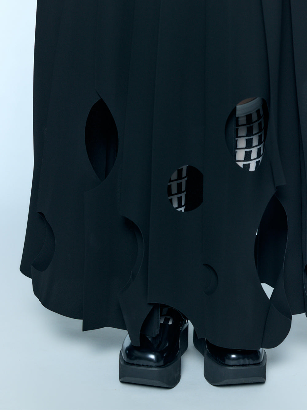 Tone Hole Skirt Black