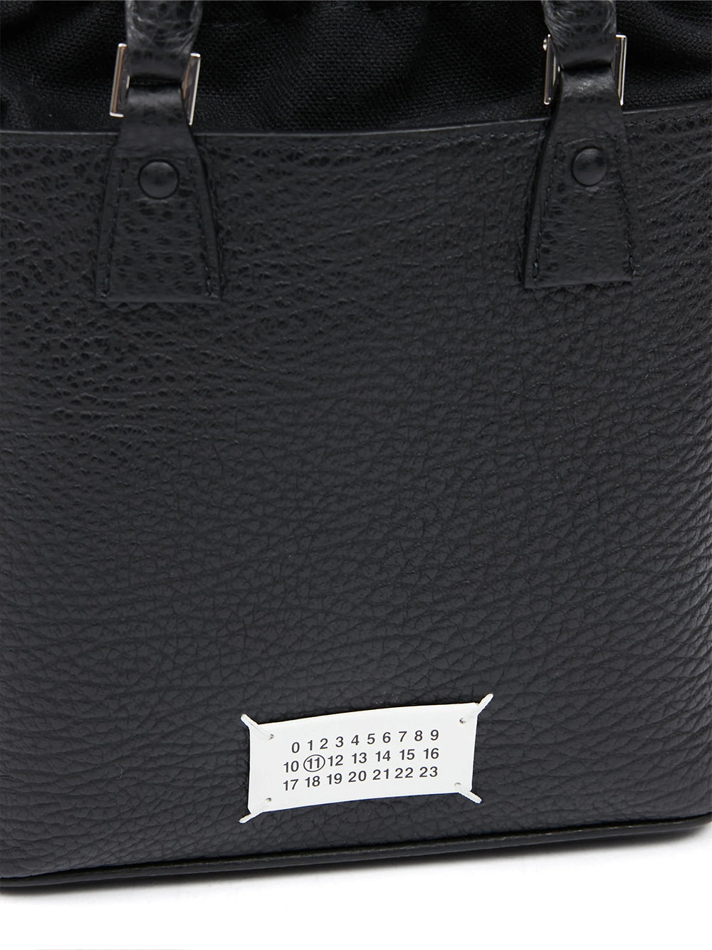 5AC Tote Vertical (Black)