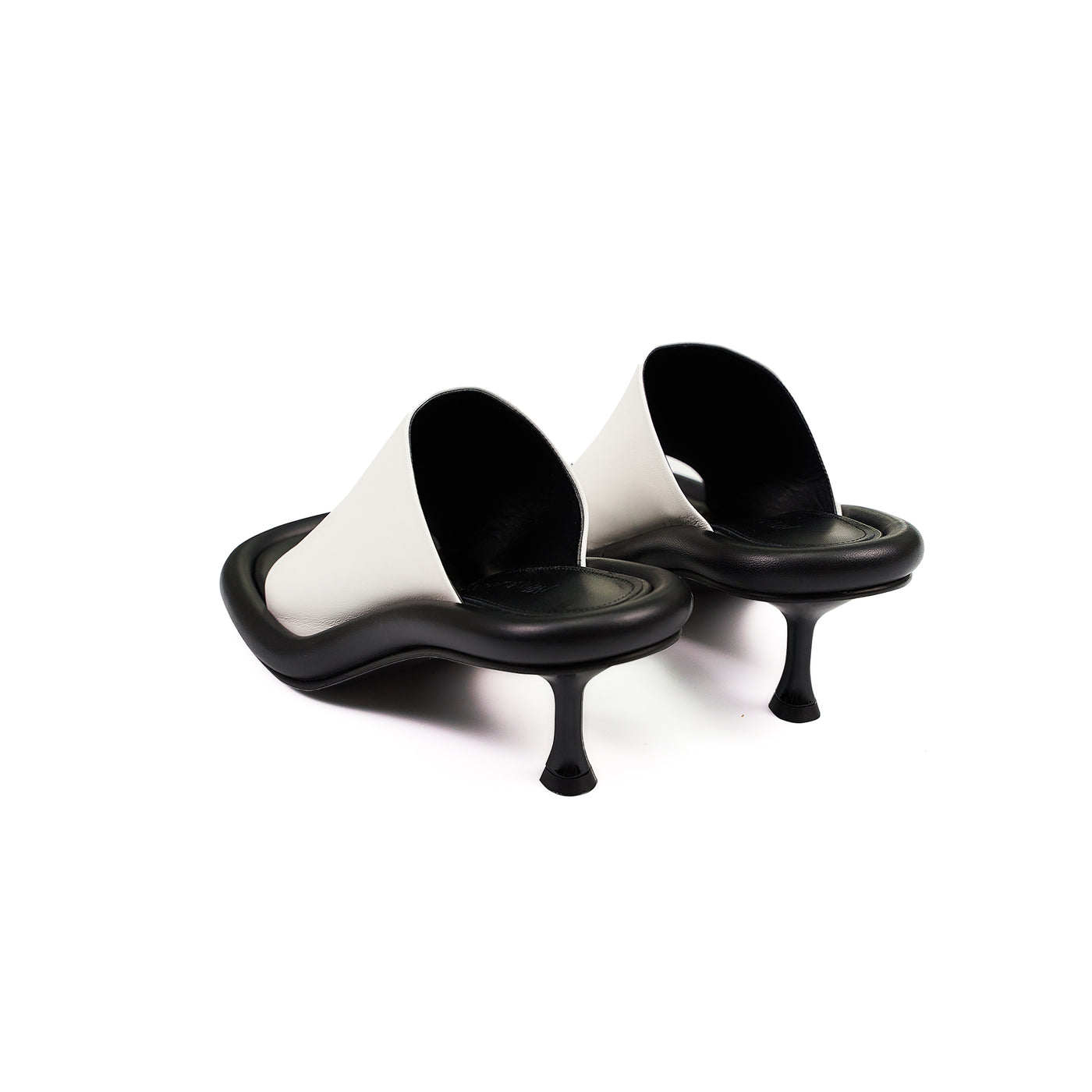 Bumper Mule White/black