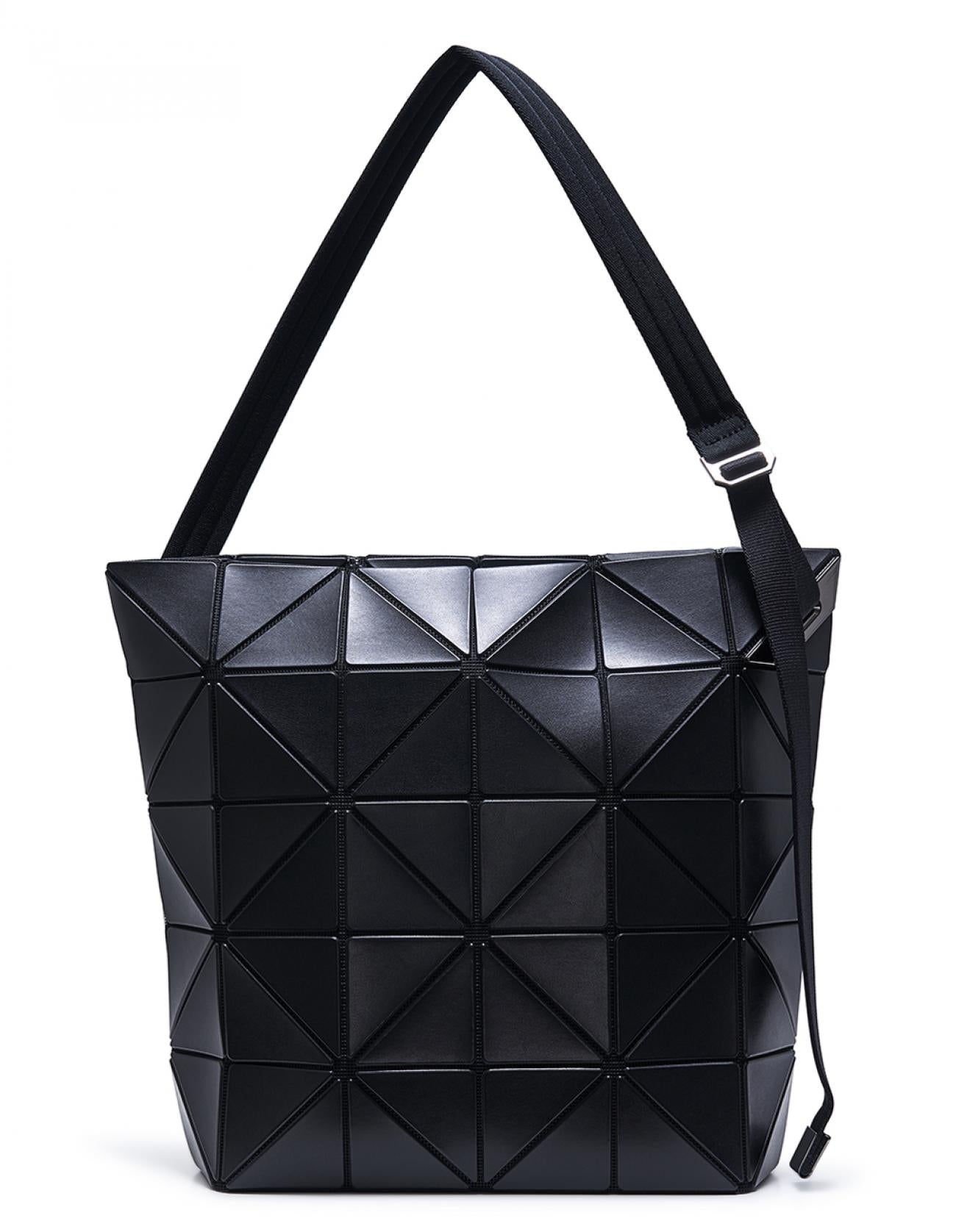       BAO-BAO-ISSEY-MIYAKE-BLOCKY-SHOULDER-BAG-SMALL-BLACK-1