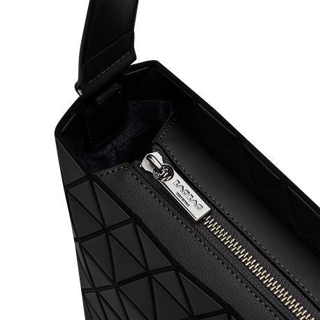 BAO-BAO-ISSEY-MIYAKE-CRYSTAL-MATTE-SHOULDER-BAG-BLACK-2