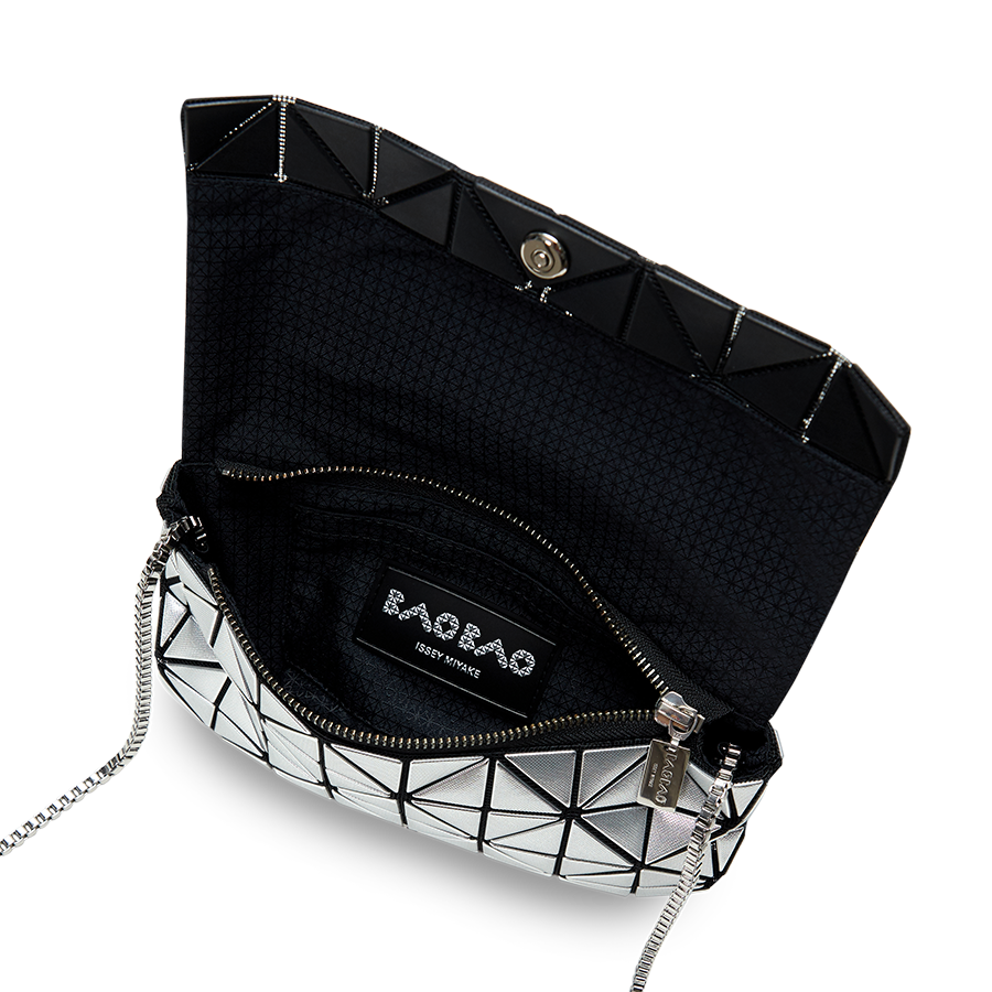 BAO-BAO-ISSEY-MIYAKE-PLATINUM-COFFRET-Shoulder-Bag-Silver-02