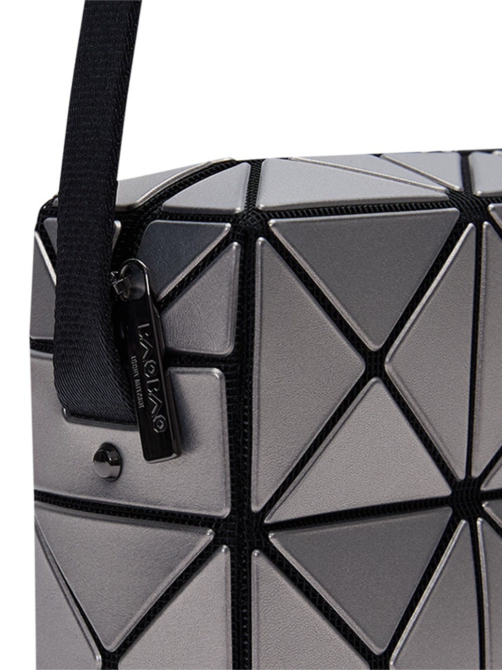 CUBOID METALLIC Shoulder Bag (Silver)