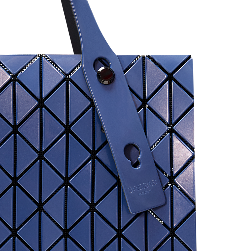 ROW METALLIC Handbag (Light Blue)