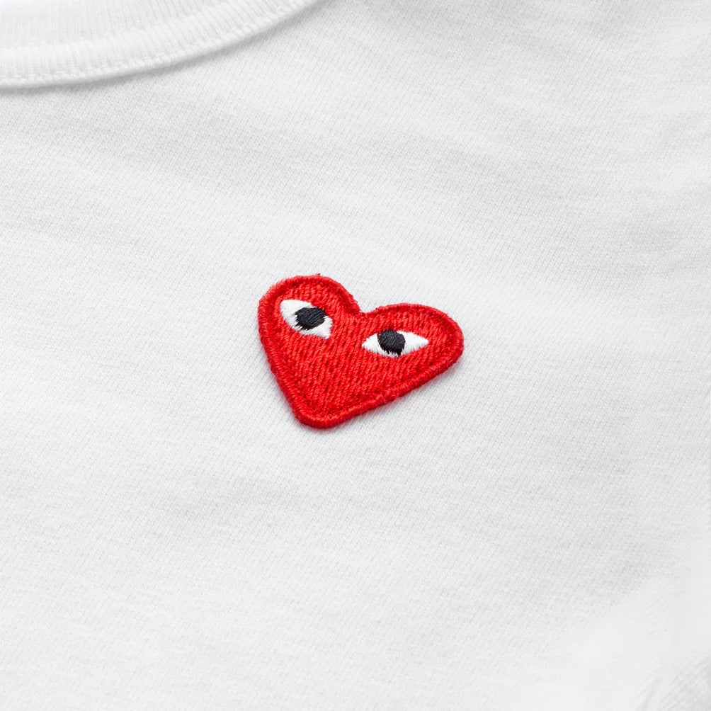 COMME des GARÇONS PLAY_Tee With Red Heart KIDS (White)_2