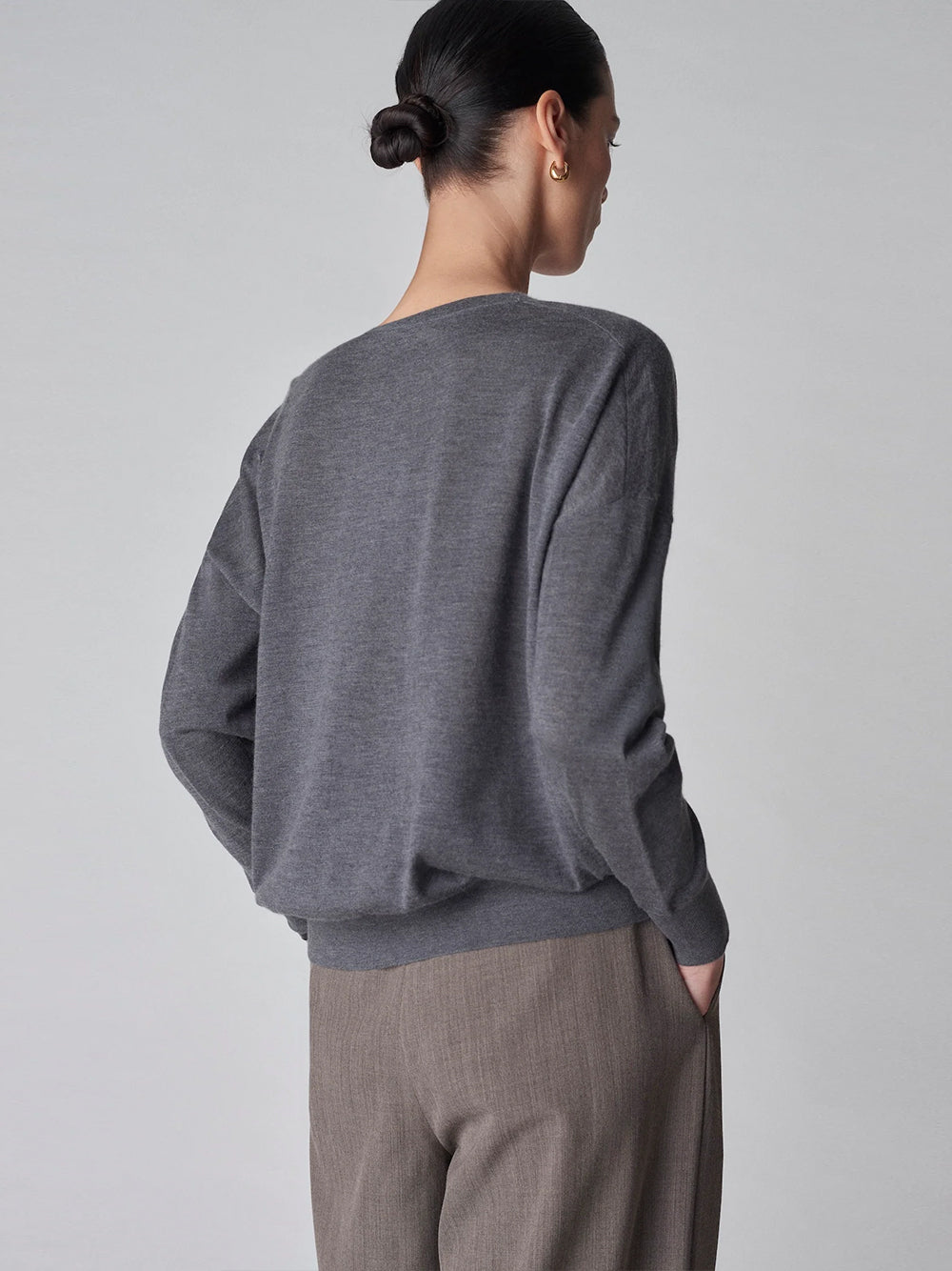 V-neck Sweater (Grey)