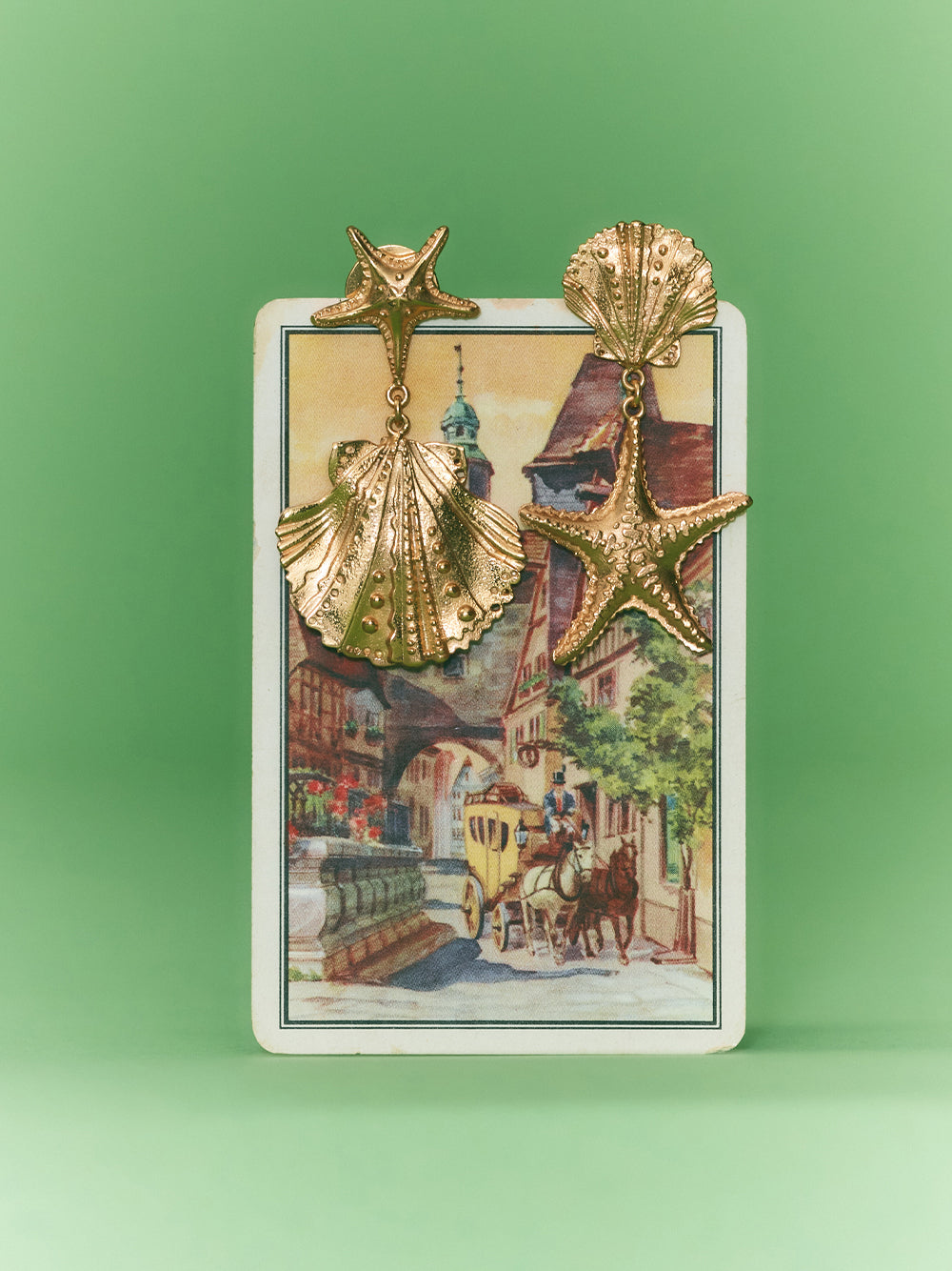 Curio Shell & Starfish Earrings (Gold)