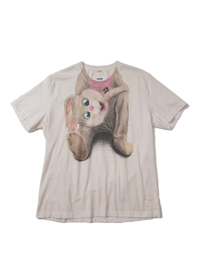 Stuffed Rabbit During Break T-shirt (Off-White)