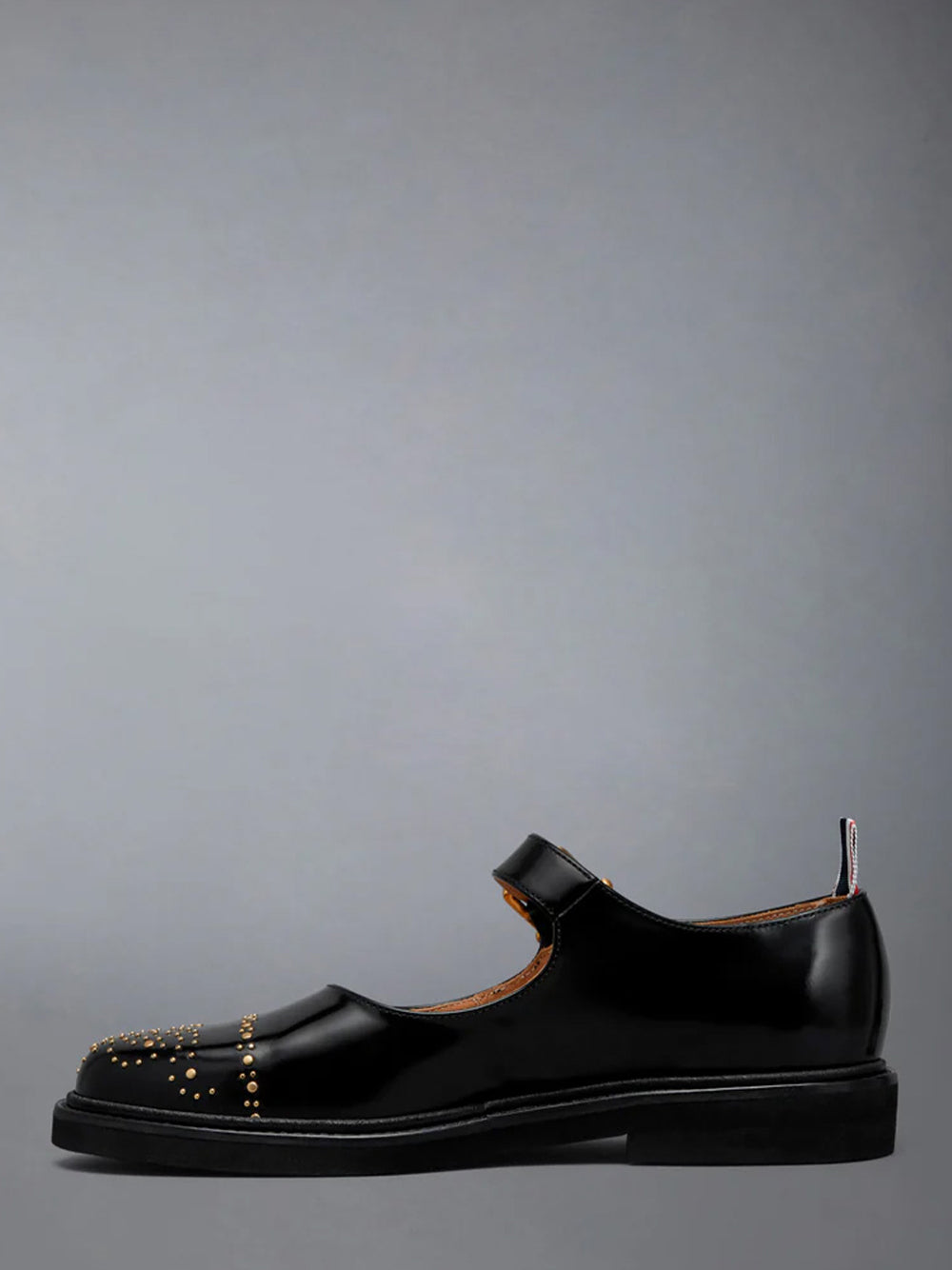 Soft Spazzolato Leather Stud Thom John (Black)
