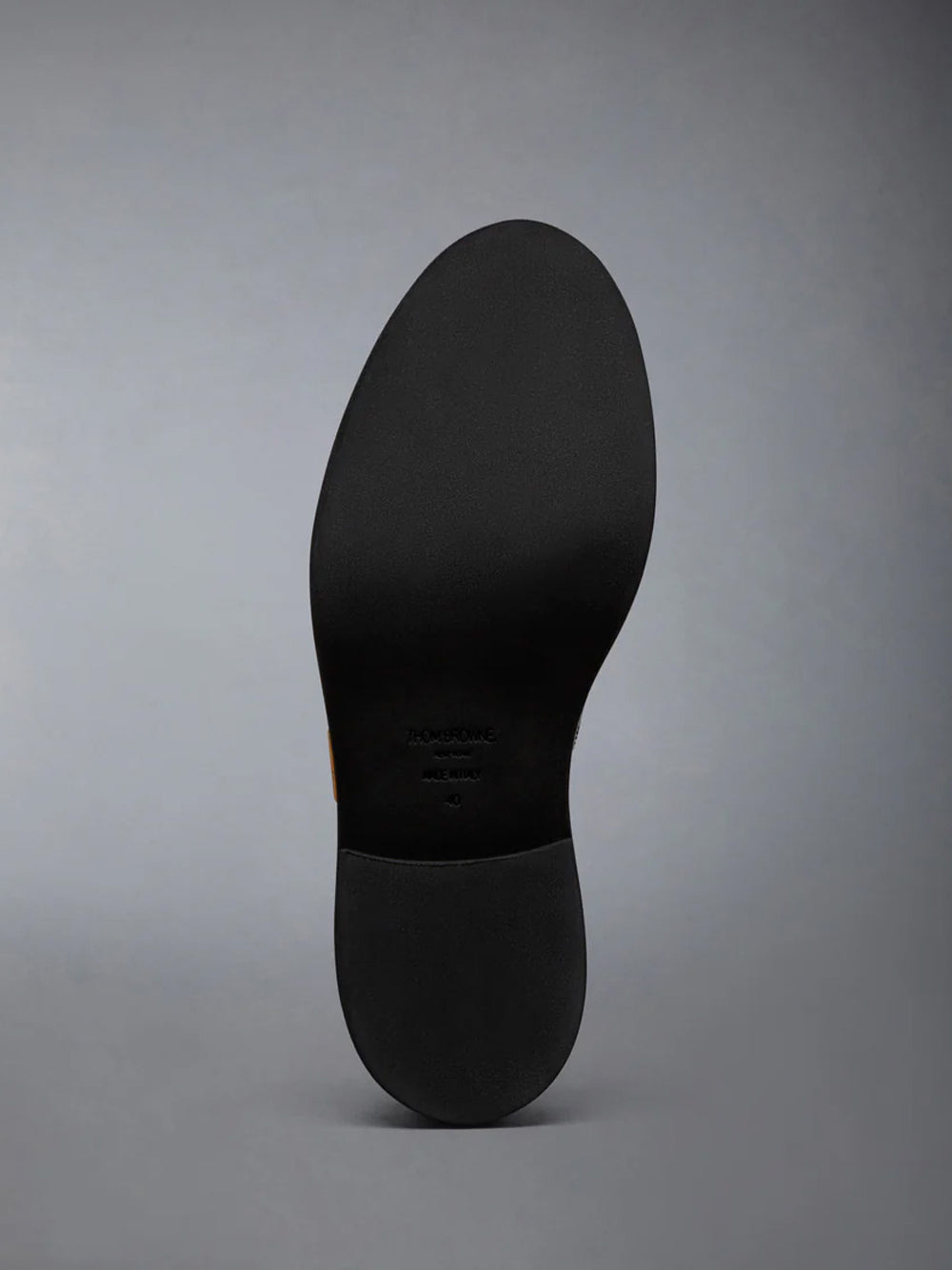 Soft Spazzolato Leather Stud Thom John (Black)
