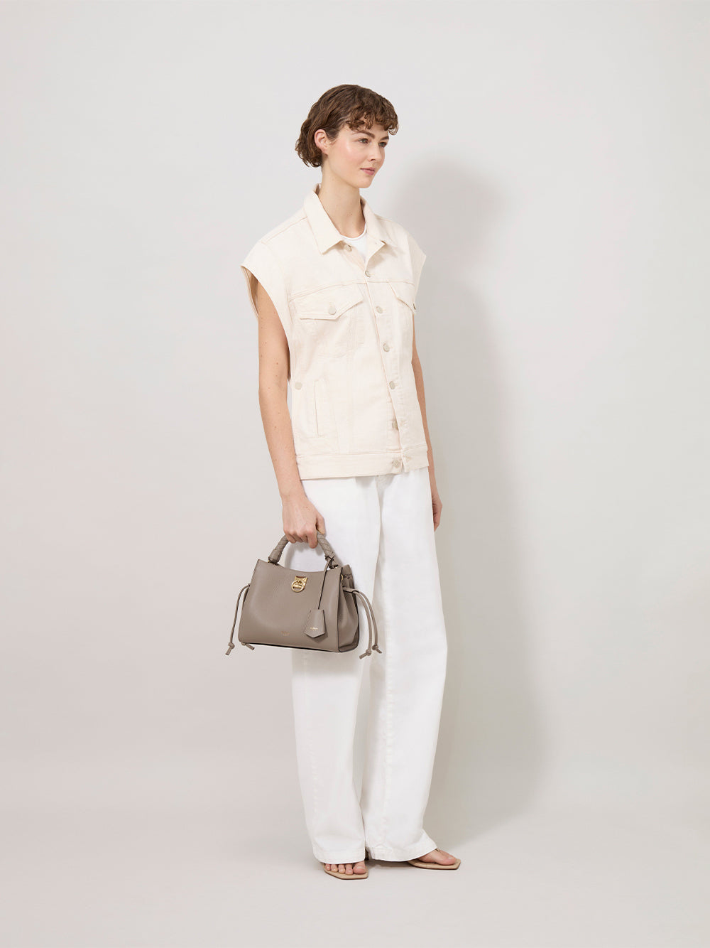 Small Iris (Taupe)