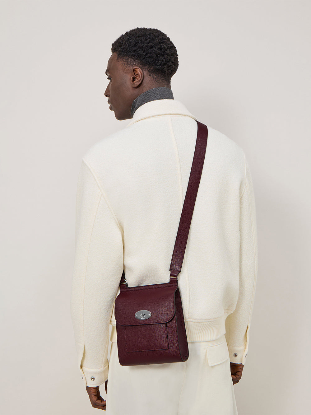 Small Antony (Black Cherry)