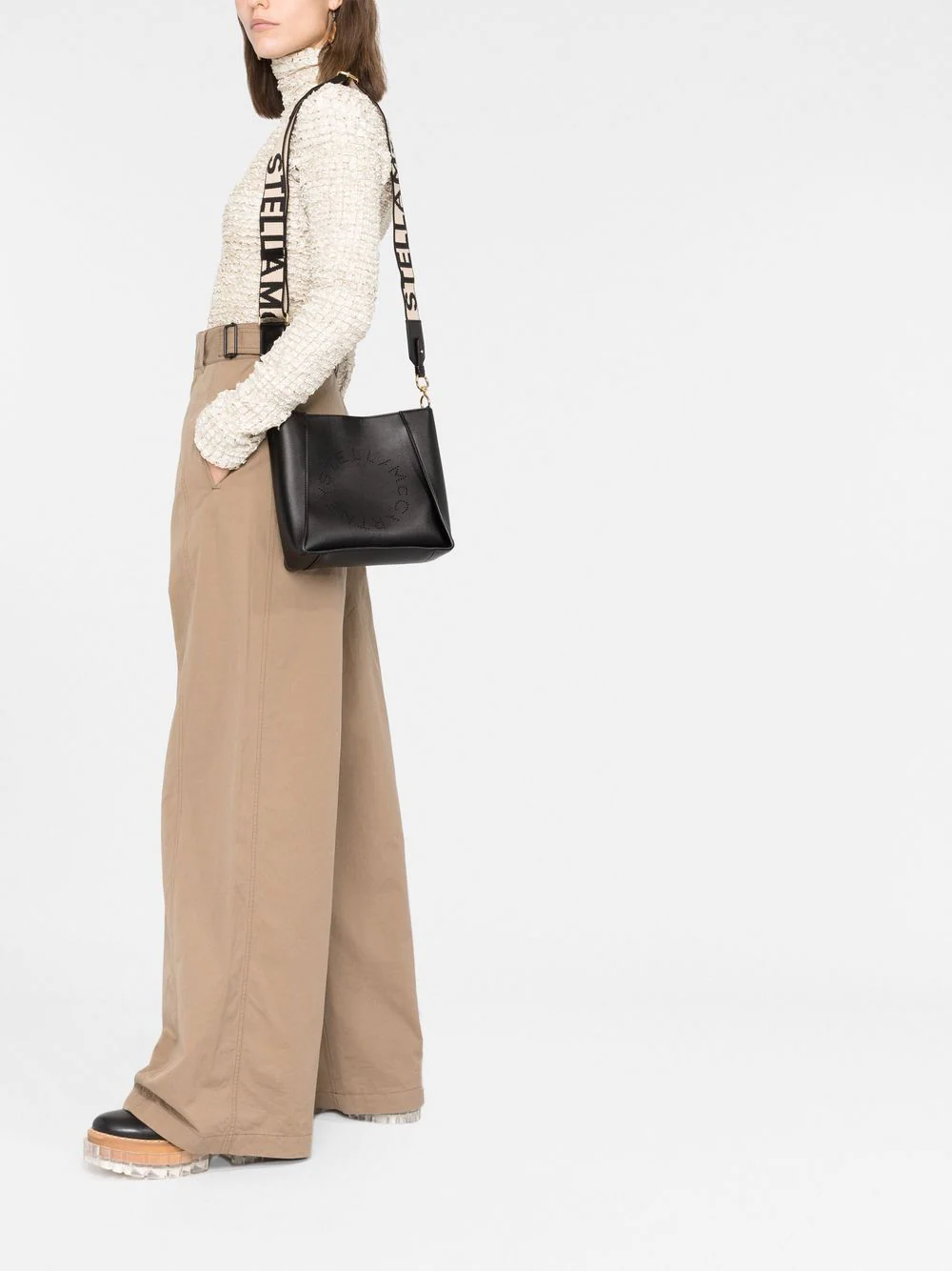 Logo Shoulder Bag (Black)