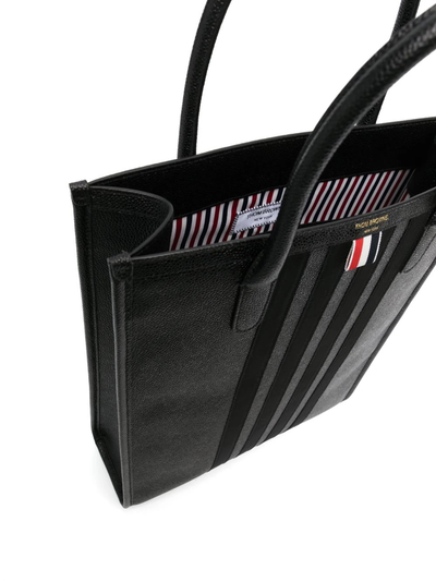 Vertical Tote W/  Gros Grain 4 Bar In Pebble Grain Leather Black