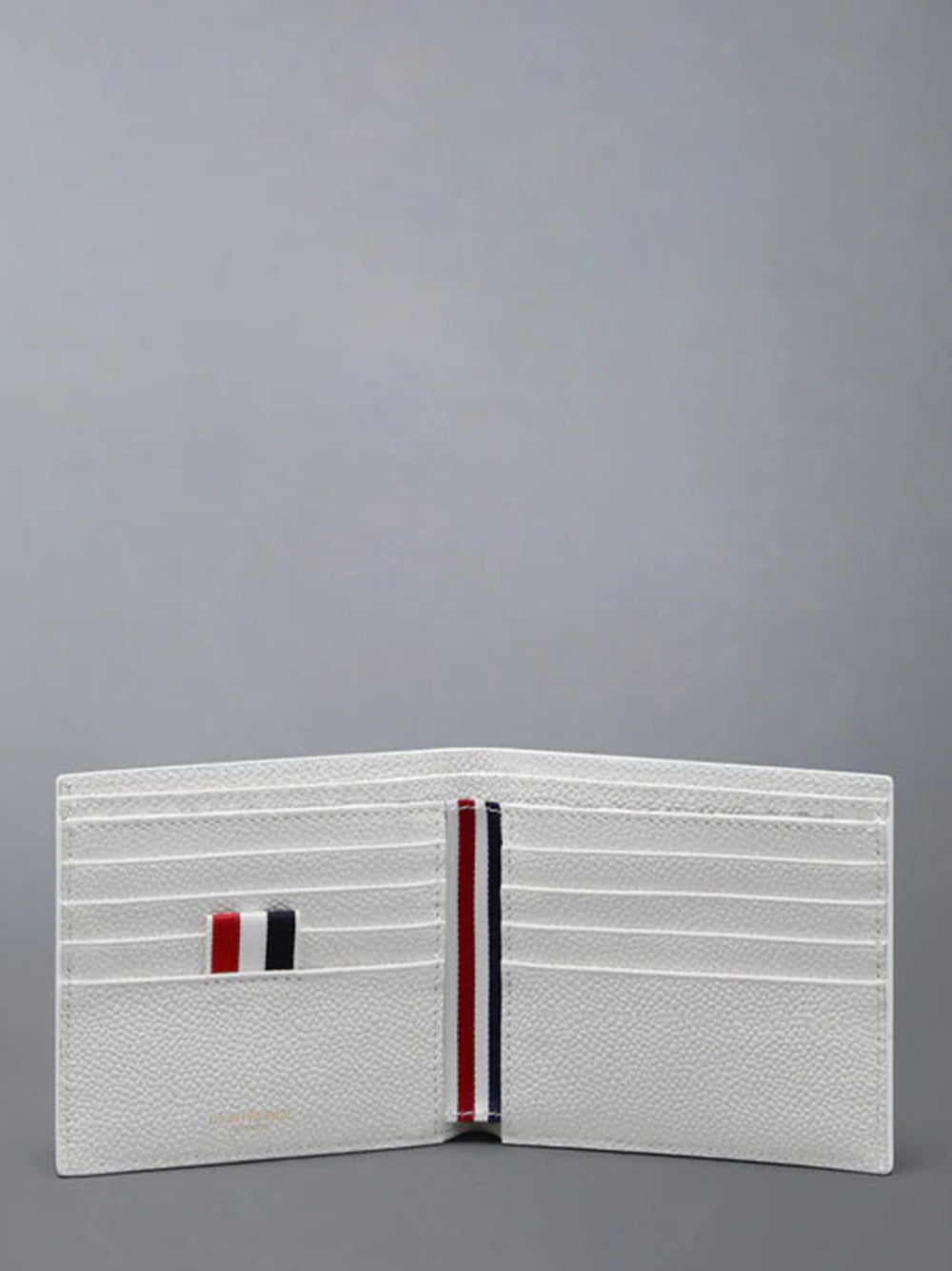 Pebble Grain Bifold White