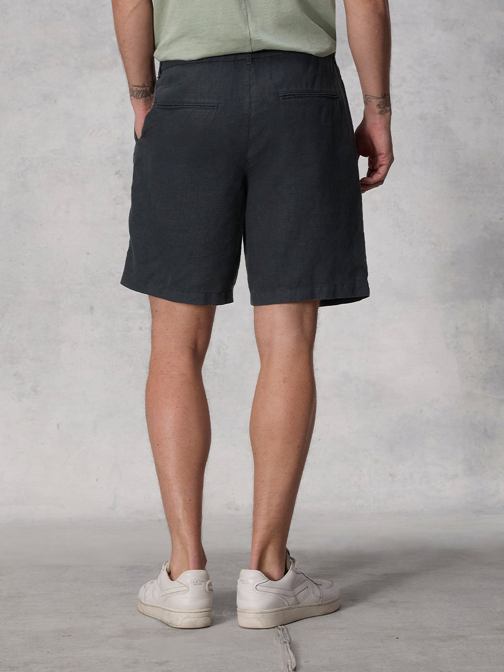 Elliot Pleated Linen Short (Black)