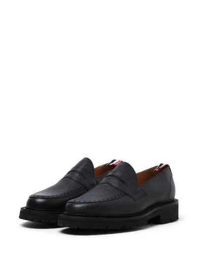 Pebble Grain Leather Rubber Loafer Sole Penny Loafer (Black)