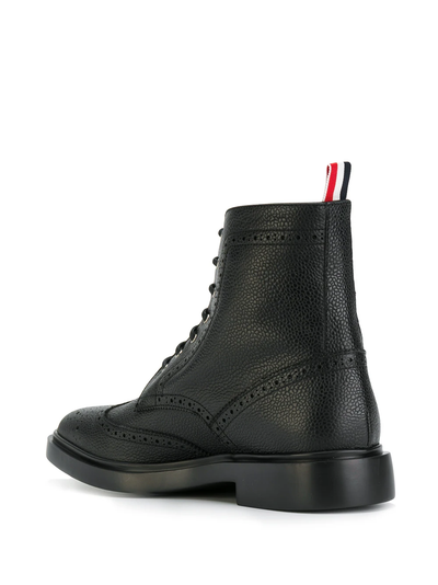 Classic Wingtip Boot W/ Lightweight Rubber Sole In Pebble Grain Leather Black