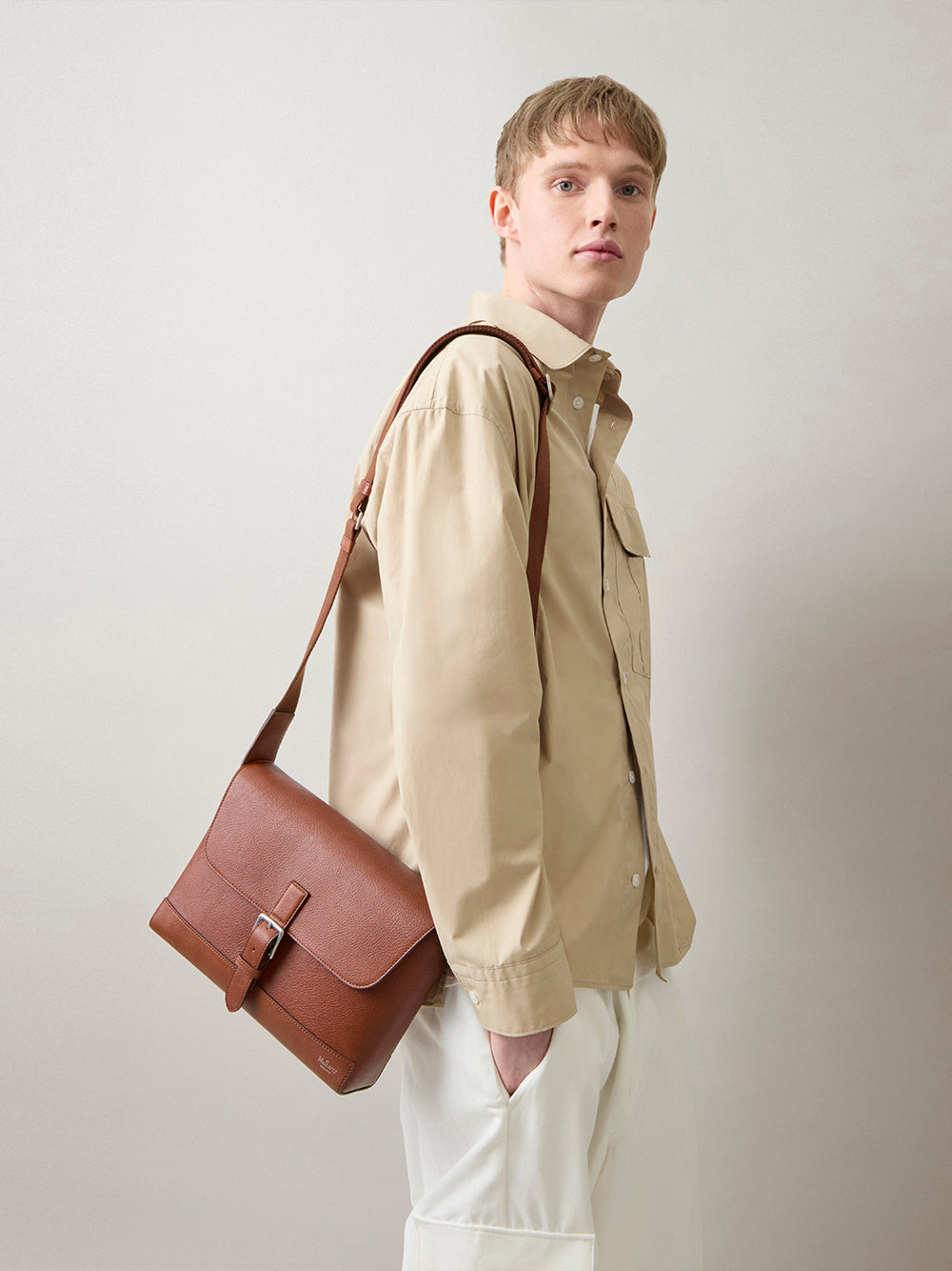 Small Chiltern Crossbody Messenger (Oak)