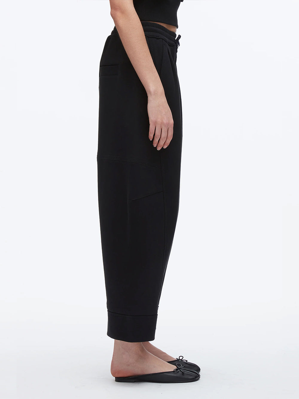 Curved Leg Cropped Sweatpant (Midnight)