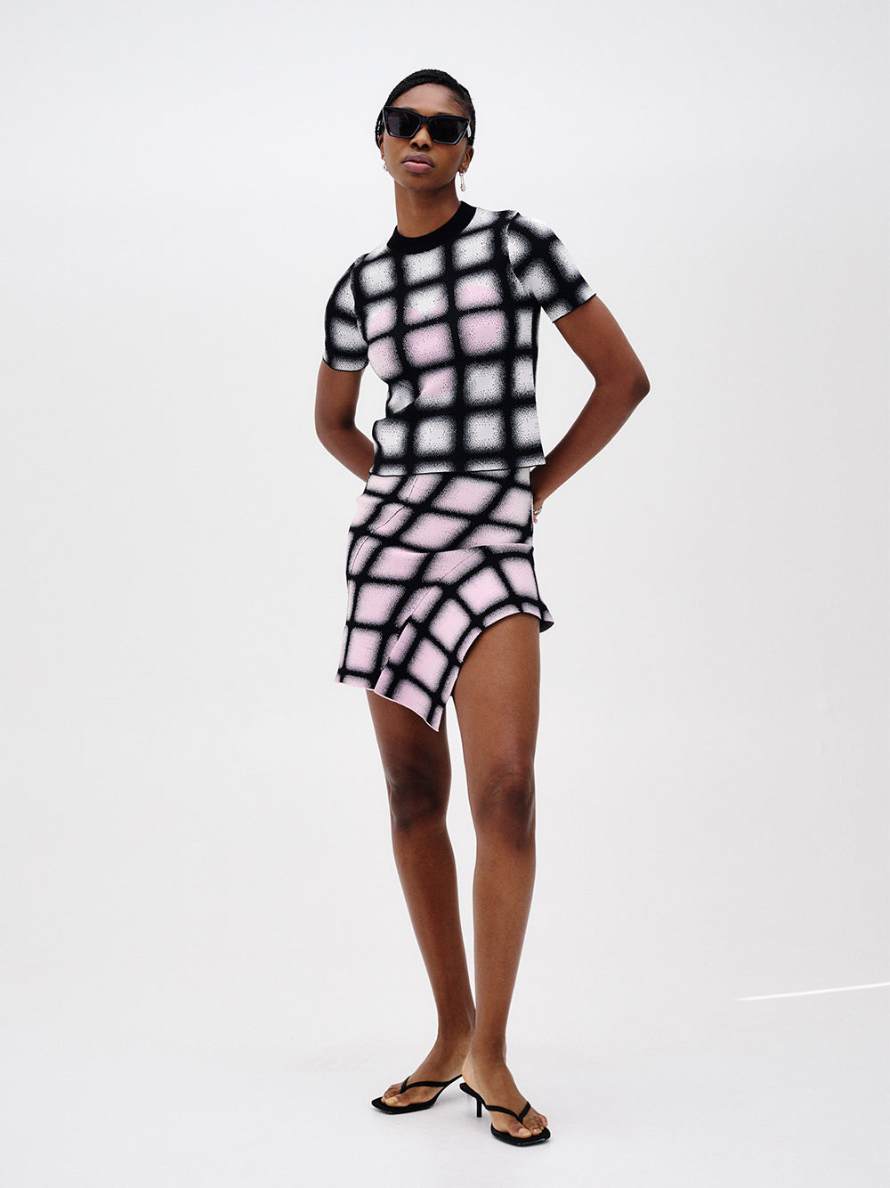 Darcy UV Reactive Heart T-Shirt (UV Reactive)