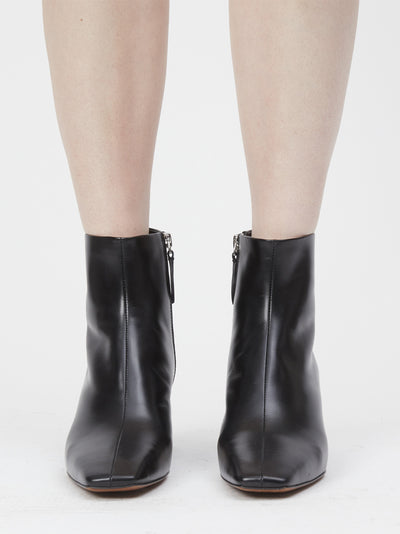 Avery Zip Boot Black