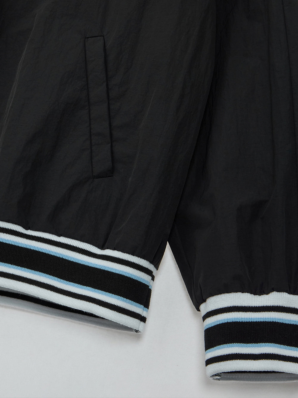 V-Neck Wind Shirt Black