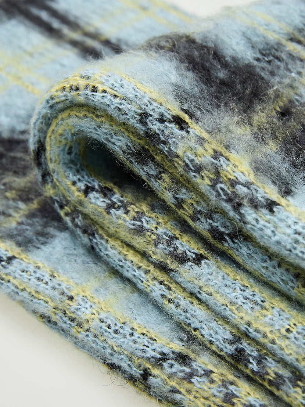 Hairy Check Knit Muffler (Sky Blue)