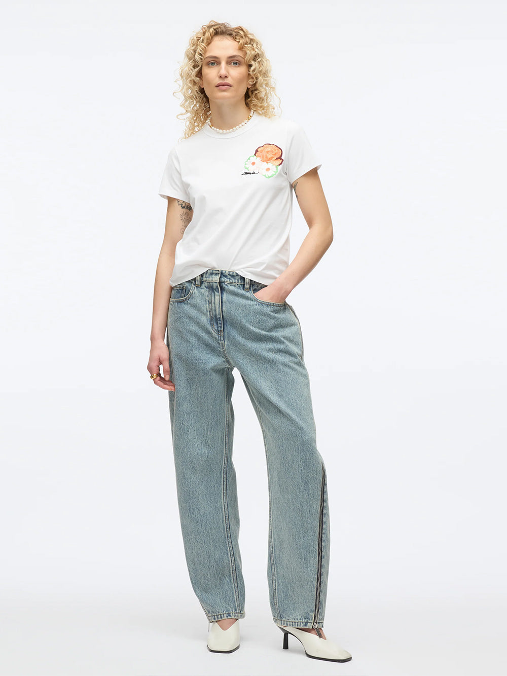 Cropped Tee With Bouquet Embroidery (White Multi)