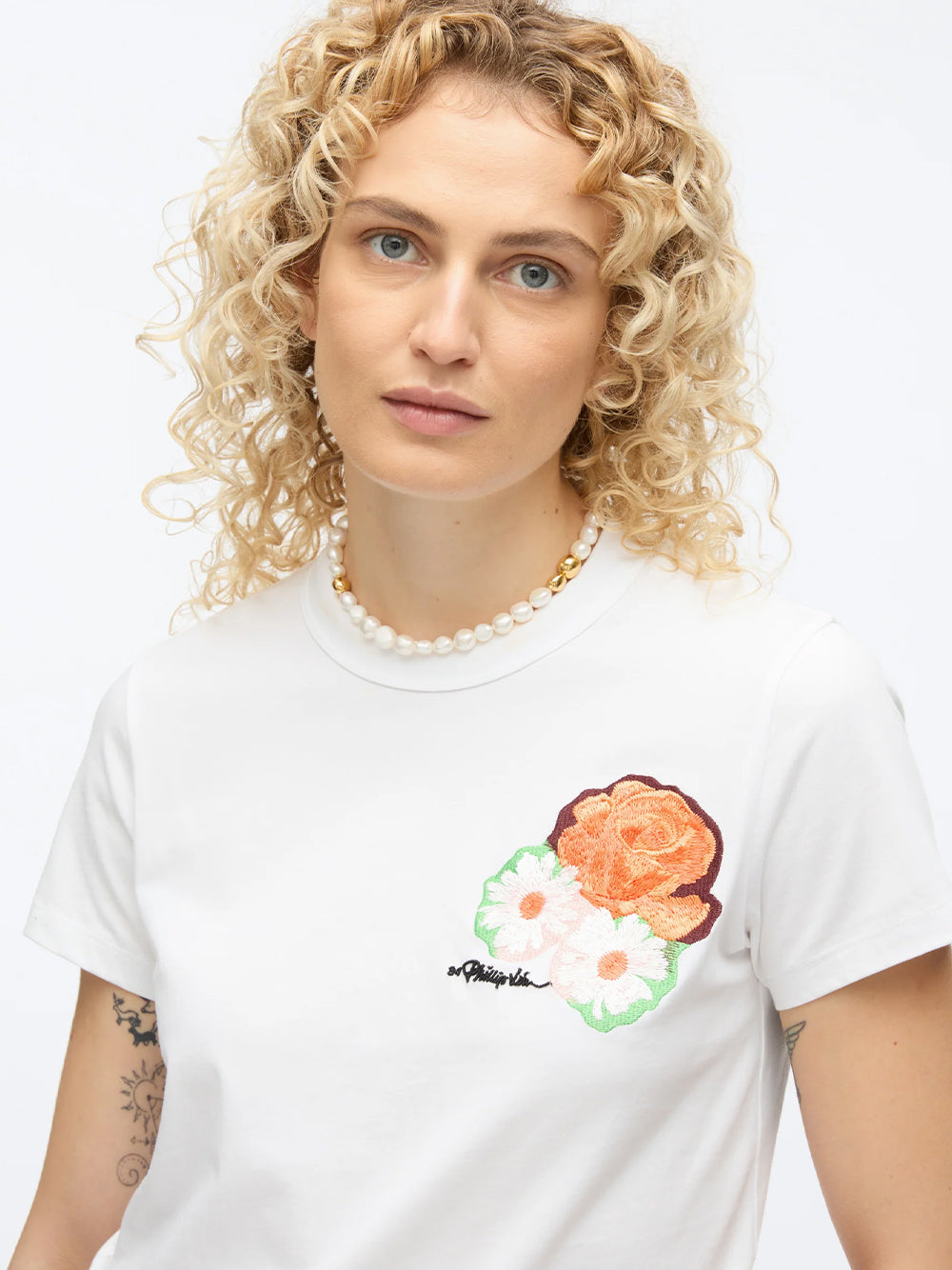Cropped Tee With Bouquet Embroidery (White Multi)