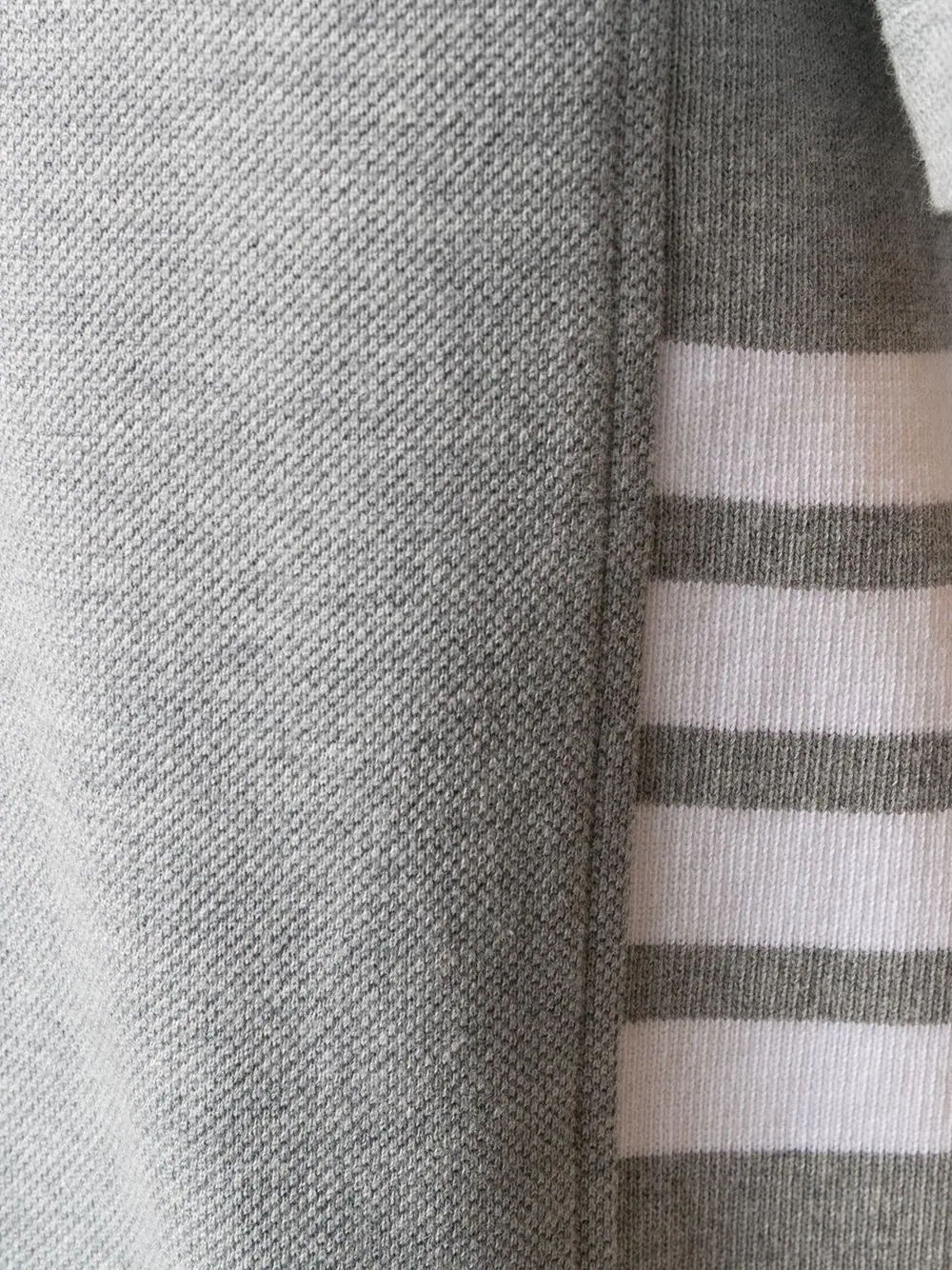 Short Sleeve Tee W/ Engineered 4 Bar Stripe In Classic Pique (Light Grey)