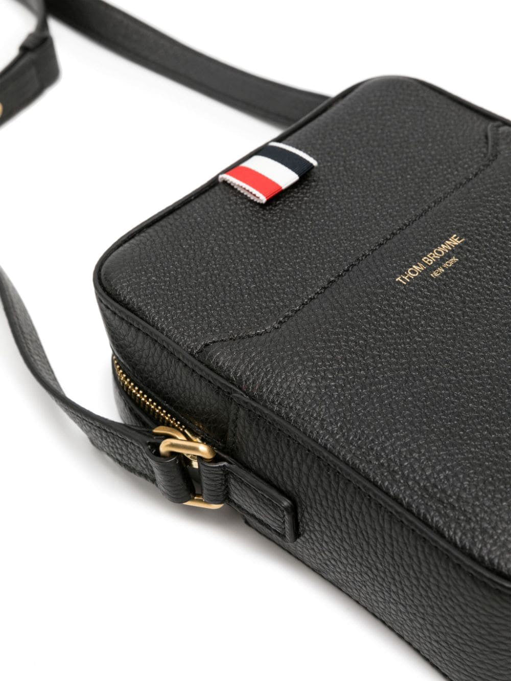 Soft Pebble Grain 4-Bar Vertical Camera Bag (Black)