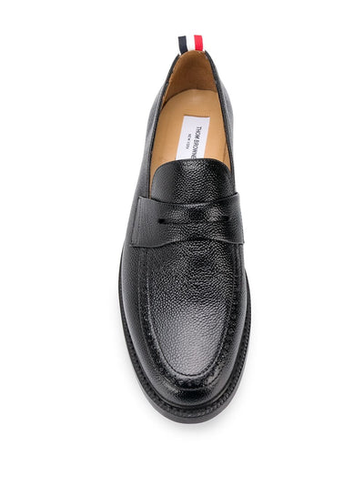 THomBrowne-BlackPebbleGrainRubberSolePennyLoafer-Black-4