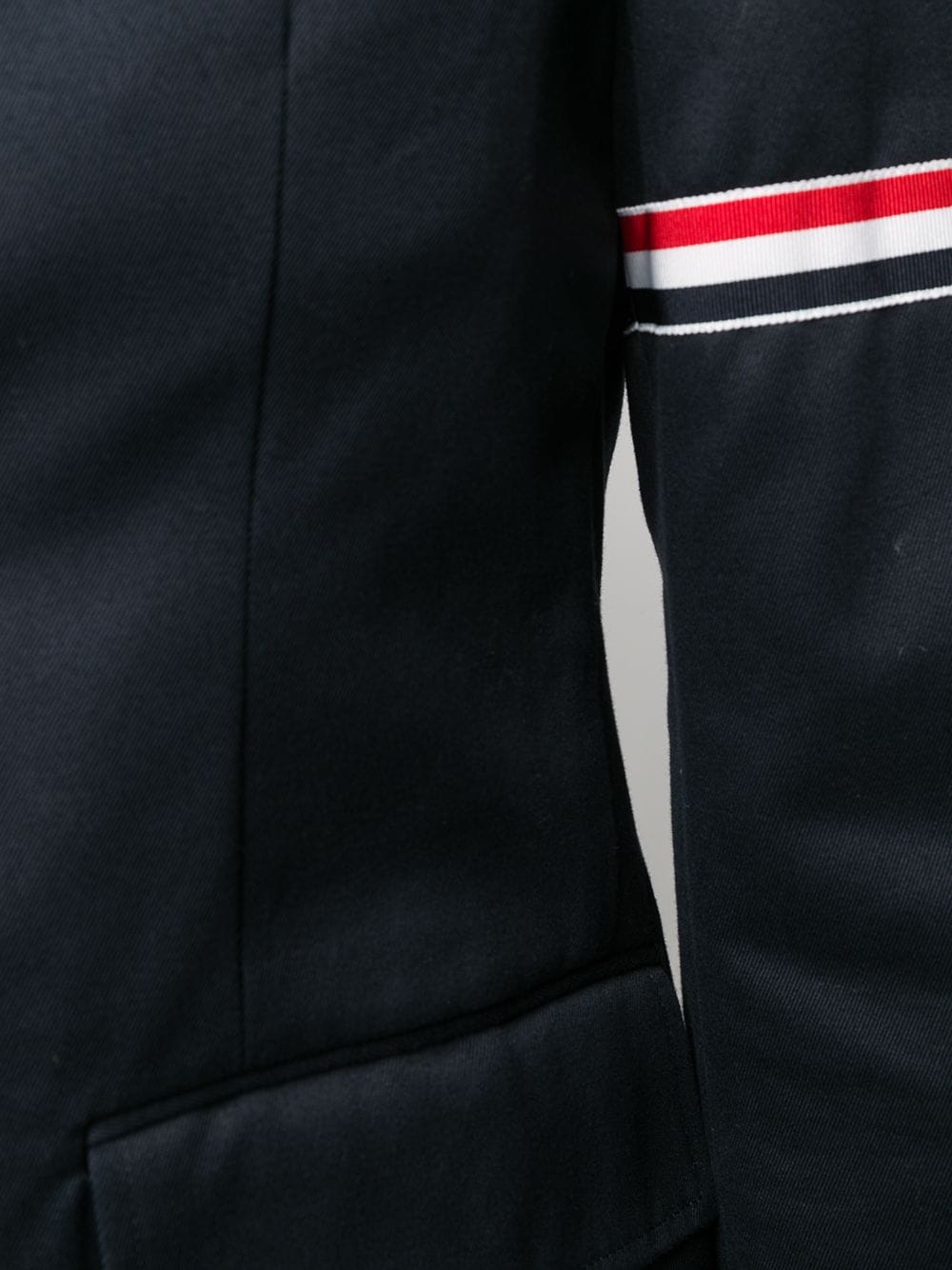 ThomBrowne-CottonTwillGrosgrainArmbandUnconstructedClassicSportCoat-Navy-2