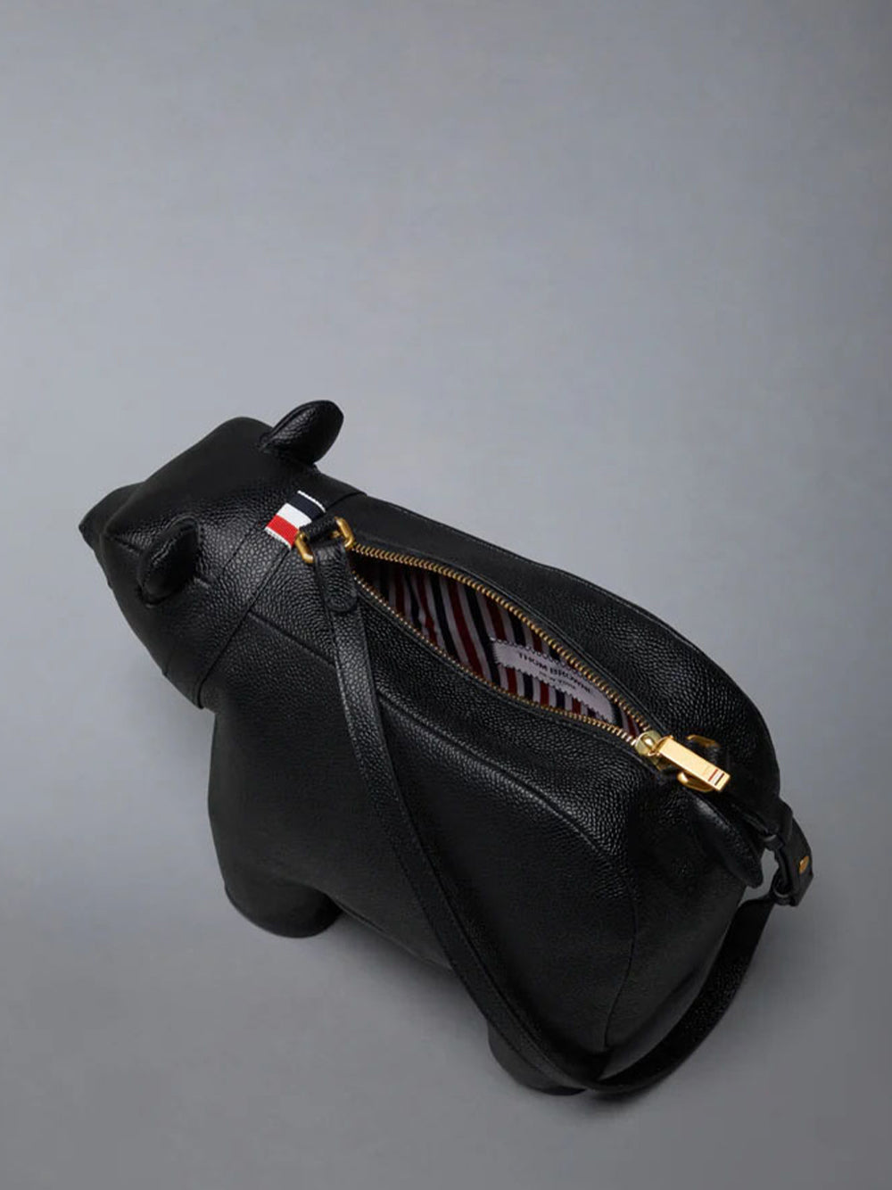 Pebble Grain Bear Baguette Black