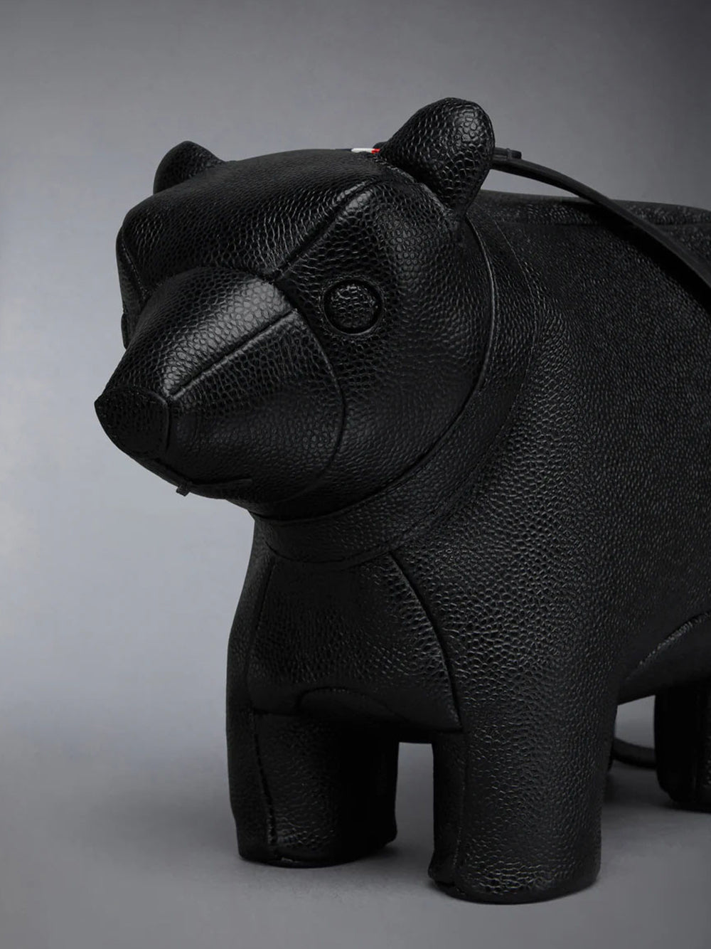 Pebble Grain Bear Baguette Black