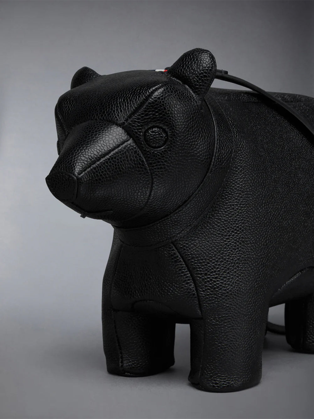 Pebble Grain Bear Baguette Black