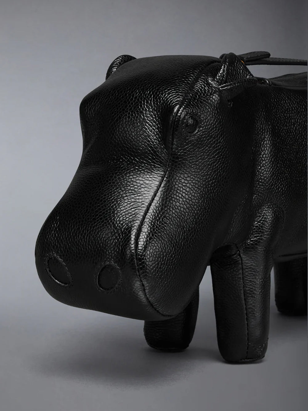 Pebble Grain Hippo Baguette Black