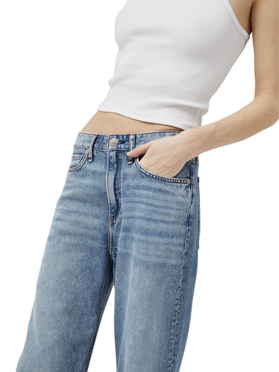 Featherweight Logan Audrey