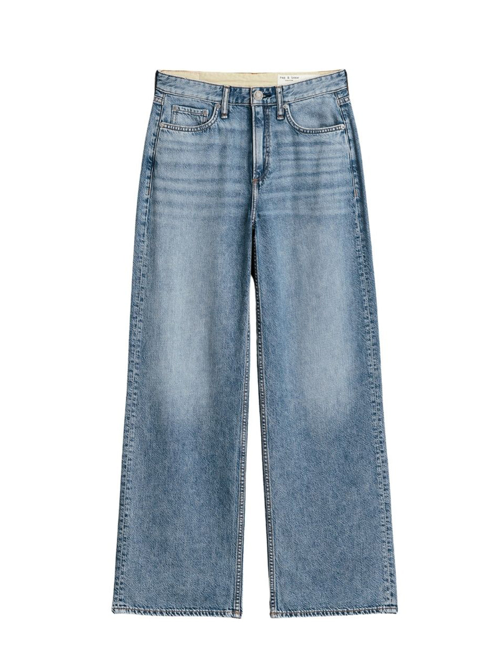 Featherweight Logan Audrey