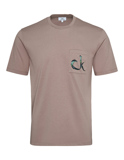 ckCalvinKlein_OrganicCottonTeedigital_RusticTaupe_01