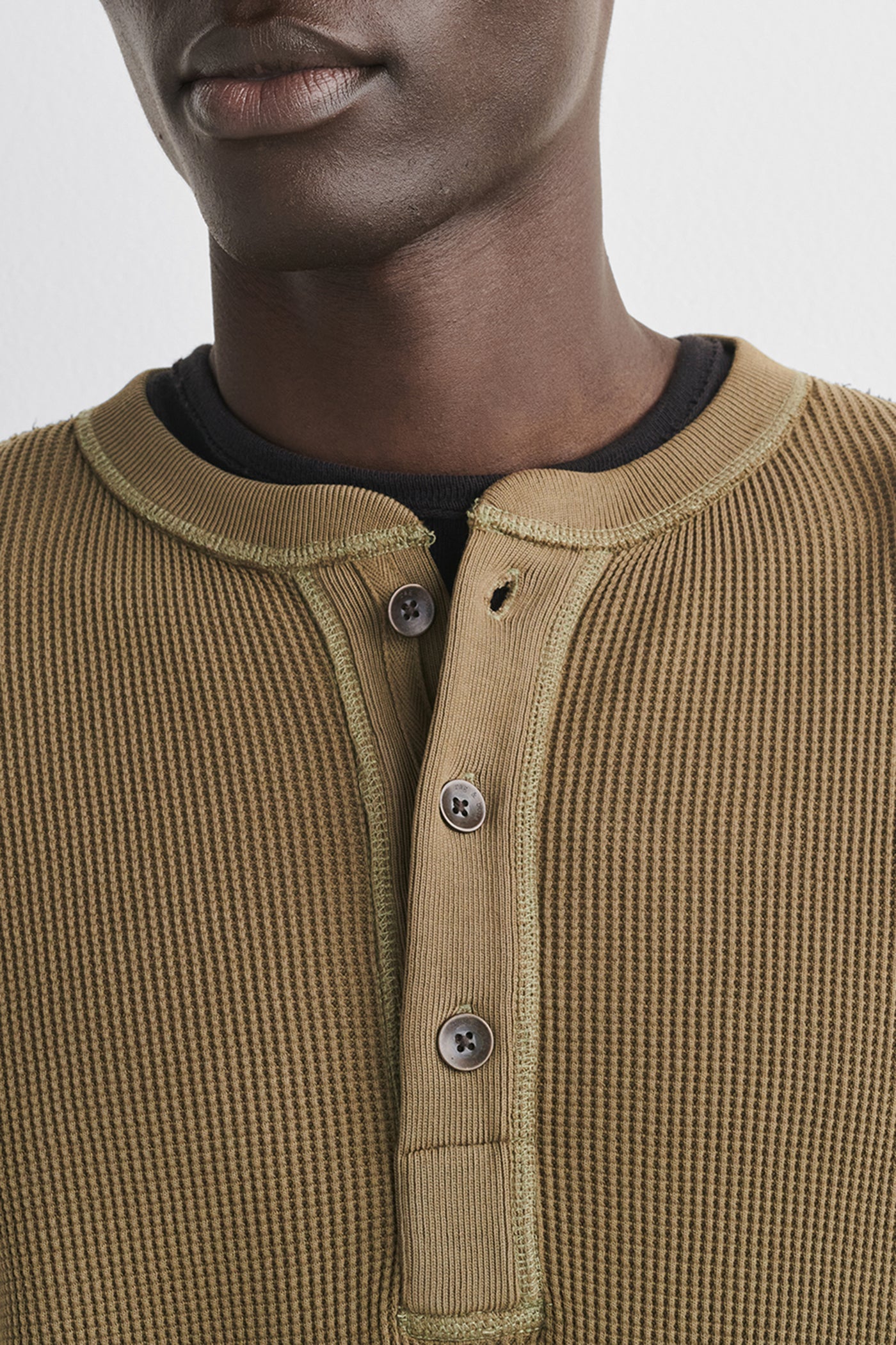 rag_bone-GarmentDyedWaffleHenley-Olive-5