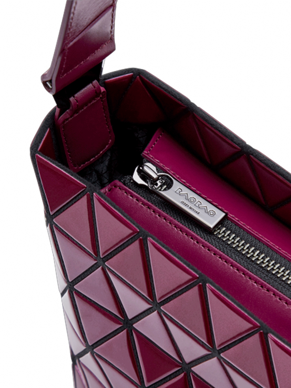 BAO-BAO-ISSEY-MIYAKE-CRYSTAL-GLOSS-SHOULDER-RED-2