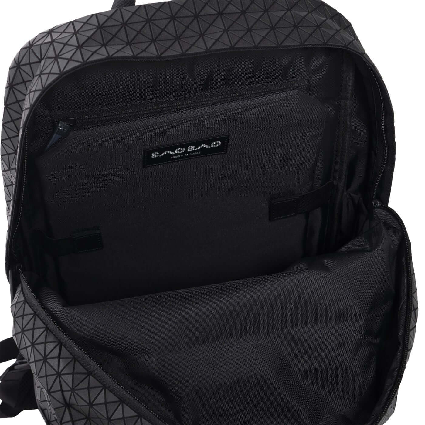 Bao-Bao-Issey-Miyake-Backpack-Matte-Black-4_2