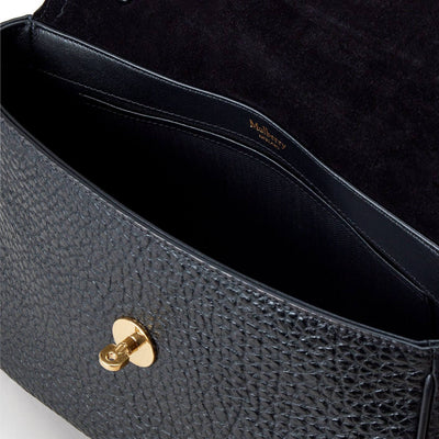     Bryn-Shiny-Textured-Grain-Black-3
