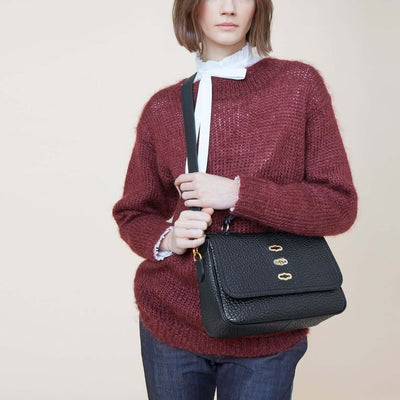 Bryn-Shiny-Textured-Grain-Black-4