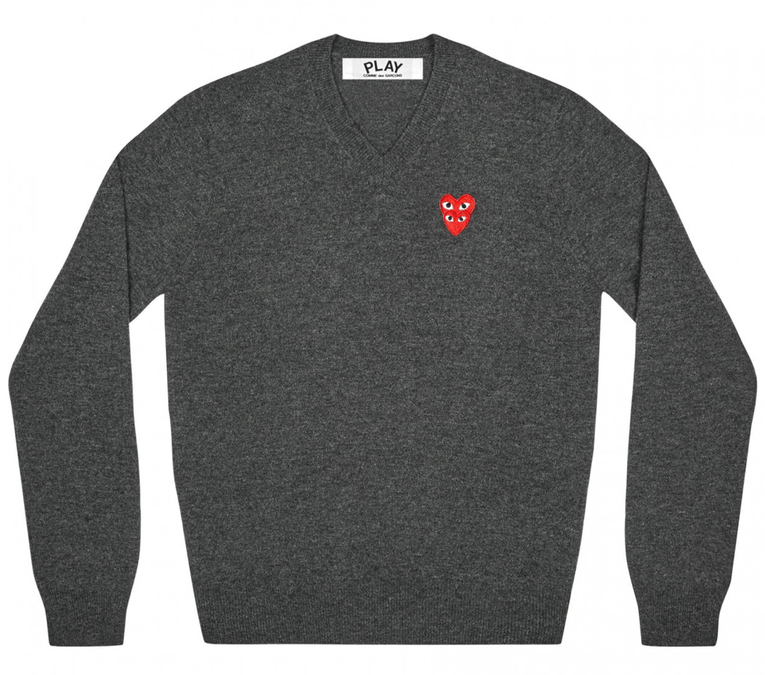 Sweater With Double Red Heart Men Grey Club21 Thailand